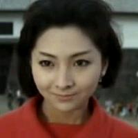 Kyoko Yamabe (Yukiko Kobayashi) – Katsuo&#39;s sister who has just started her new job on Monsterland the day it is invaded by aliens. What awful timing. - cast_destroyallmonsters02